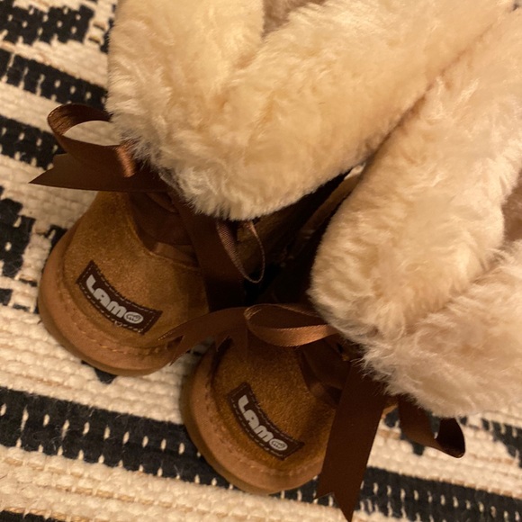 Beautiful brand new plush L.A.M.B shearling boots size 2 better than Uggs WARM - Picture 4 of 5